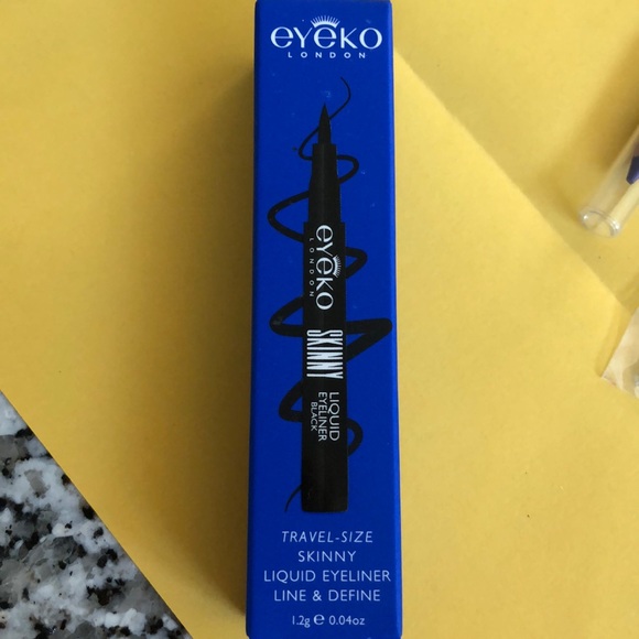 Makeup Bundle - Picture 4 of 8